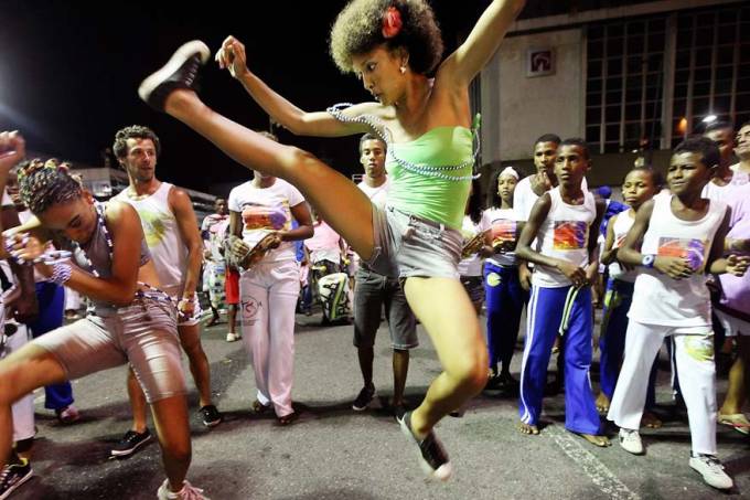 O futebol é o nosso esporte? Que nada, é a Capoeira! Capoeira Portal Capoeira